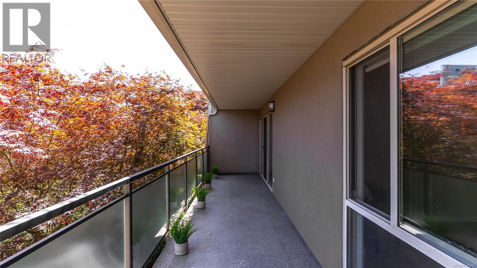 207 1419 Stadacona Ave Property Photo 28