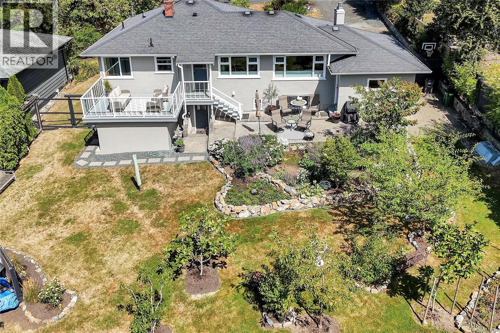 1797 Mcrae Ave Property Photo 3