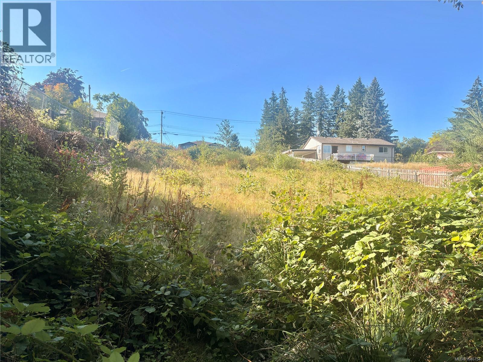 660 8th Ave Property Photo 4