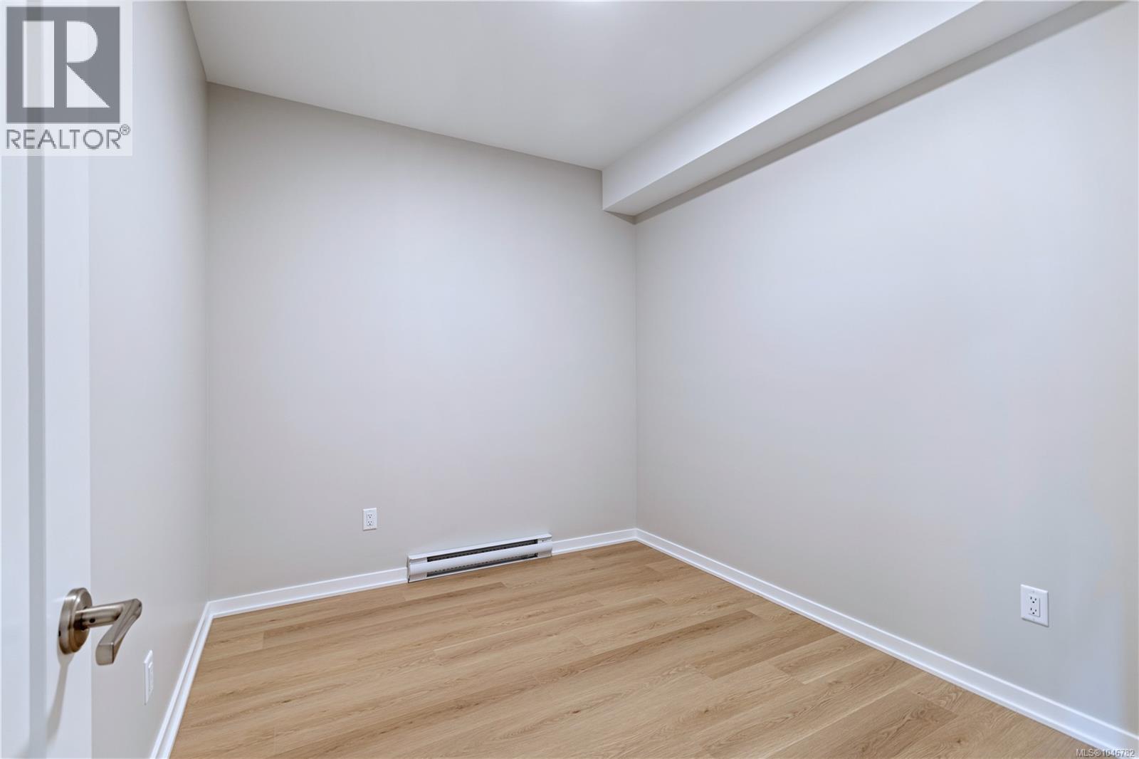 2875 Ledgestone Cres Property Photo 13