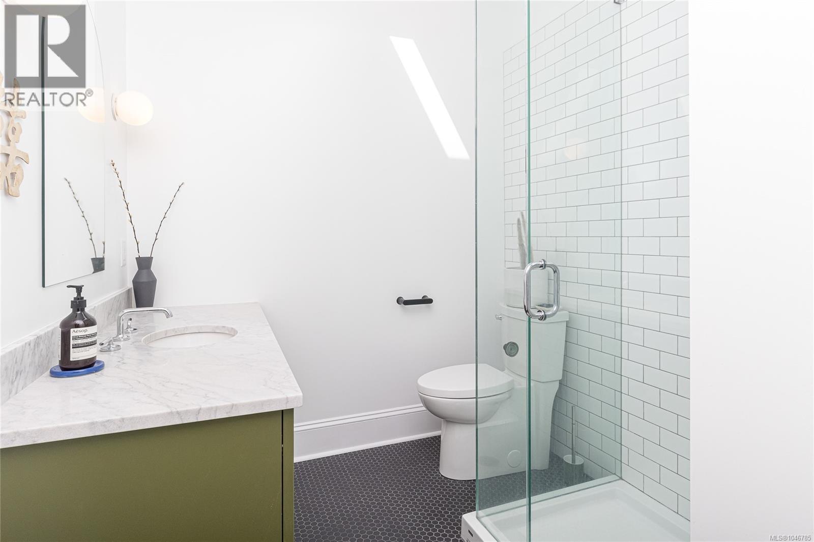 21 230 Wilson St Property Photo 17