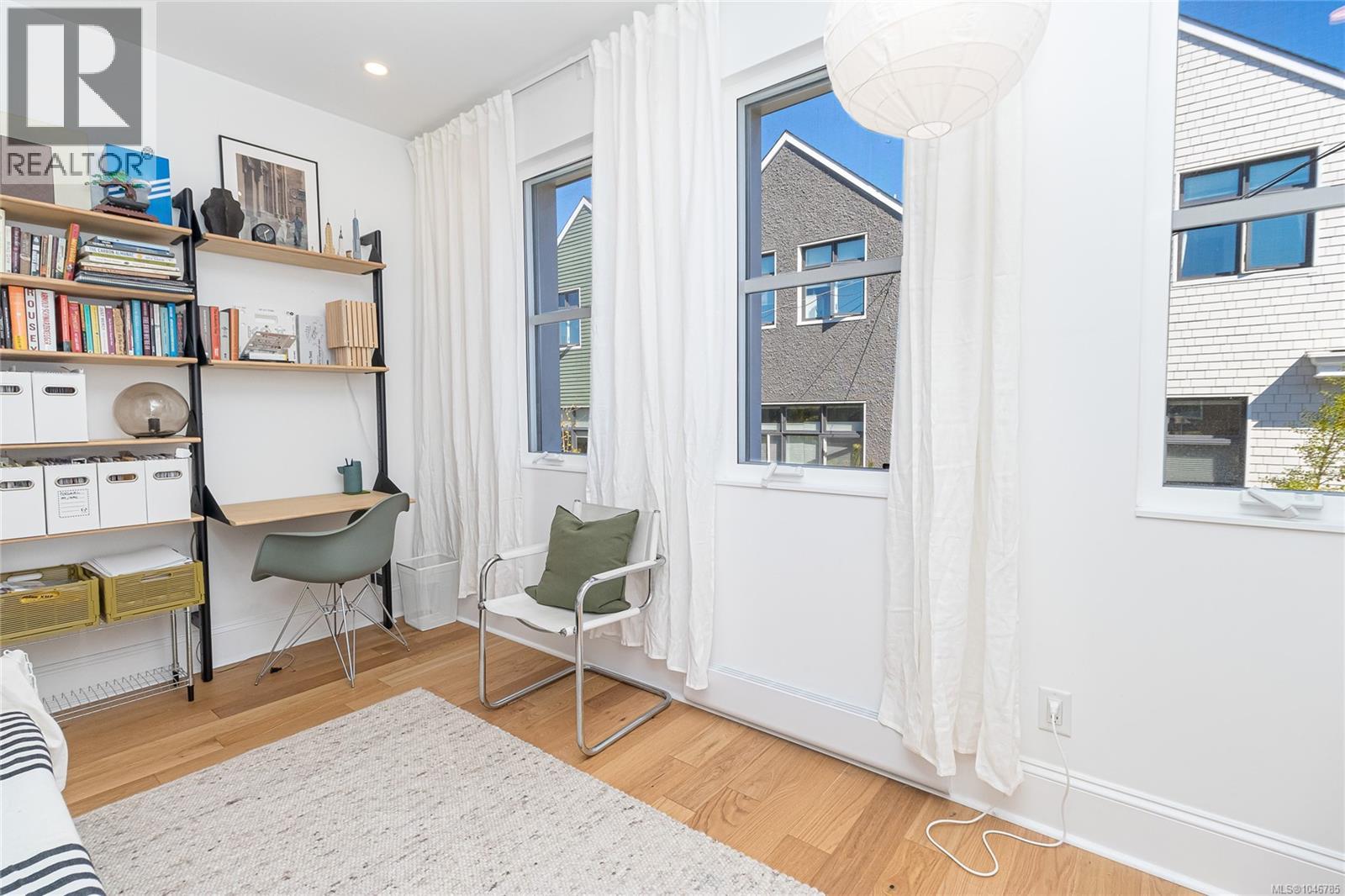 21 230 Wilson St Property Photo 18