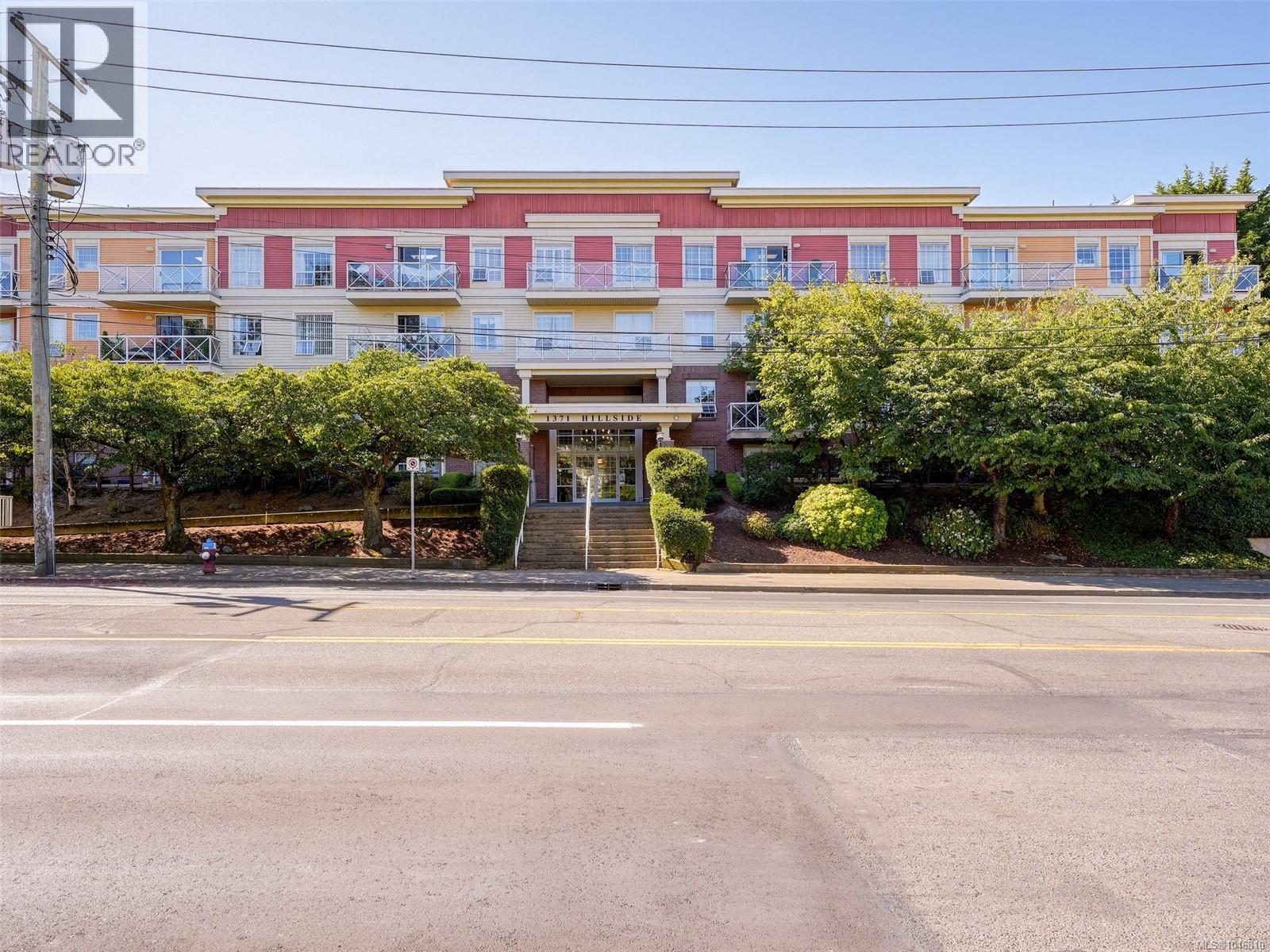 109 1371 Hillside Ave Property Photo 1