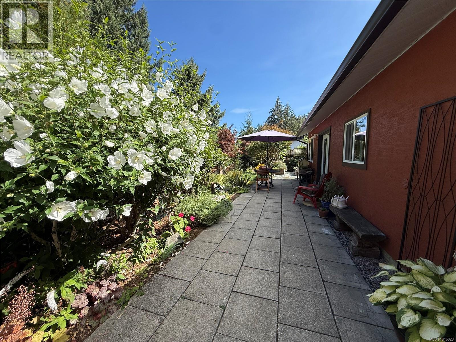 5 3285 Ash Rd Property Photo 43
