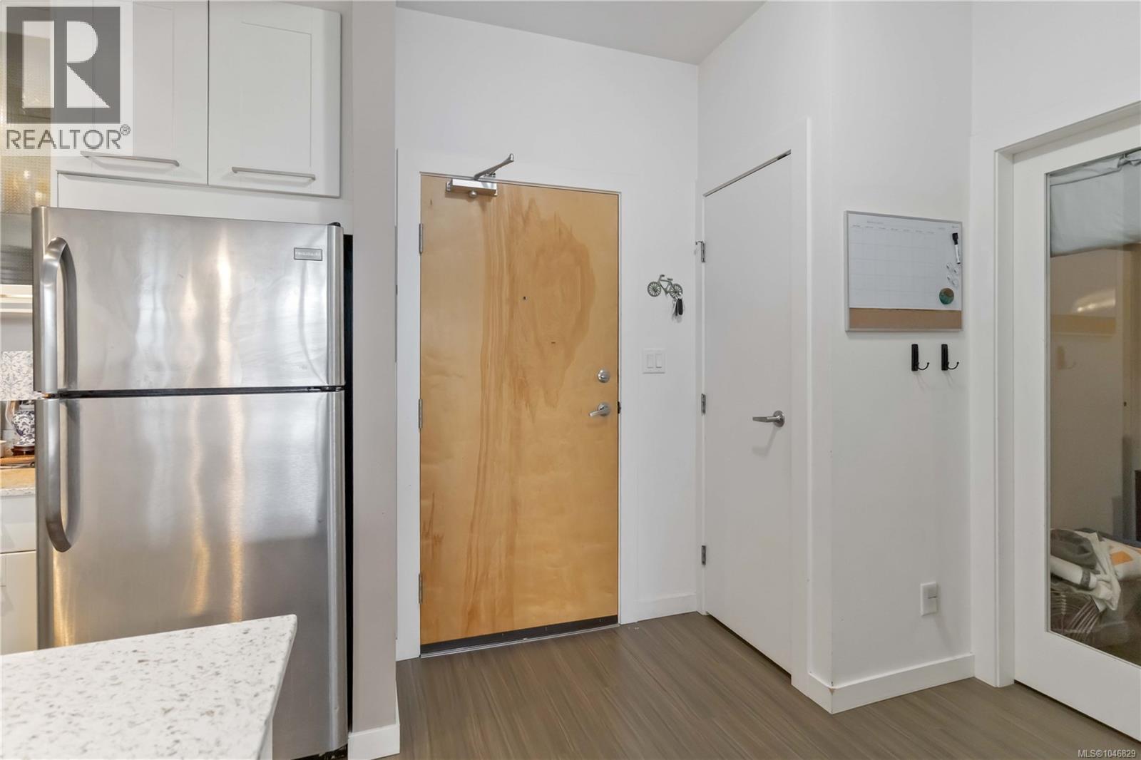 420 2871 Jacklin Rd Property Photo 6