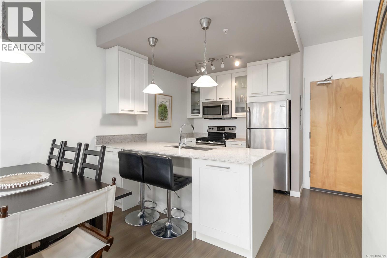 420 2871 Jacklin Rd Property Photo 10