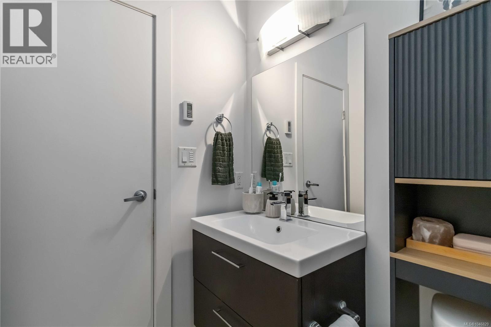 420 2871 Jacklin Rd Property Photo 18