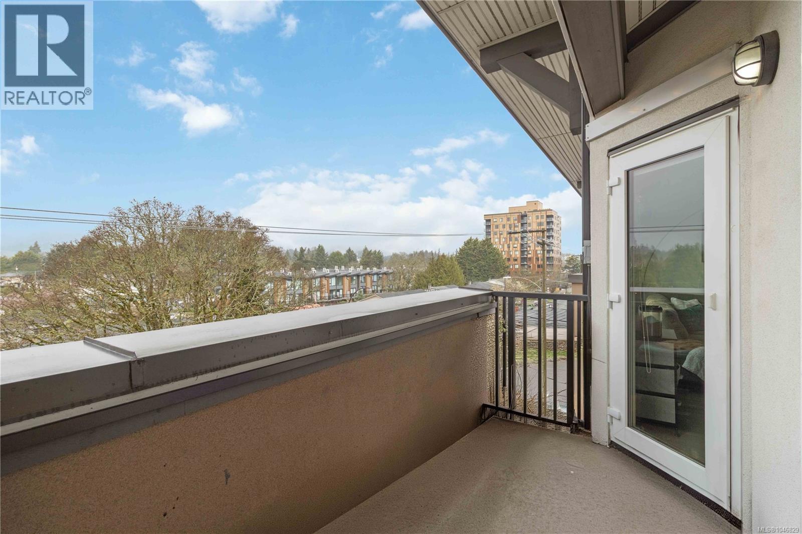 420 2871 Jacklin Rd Property Photo 24