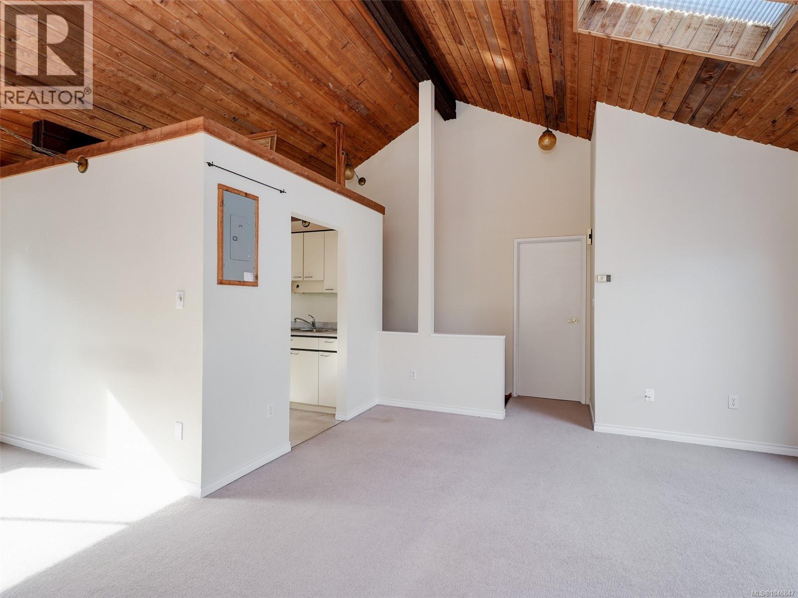 111 Michigan St Property Photo 4