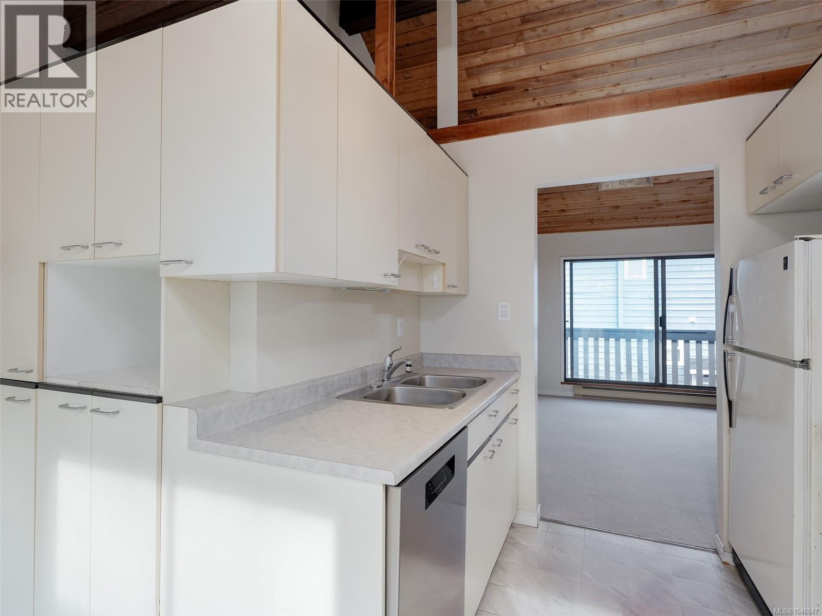 111 Michigan St Property Photo 11