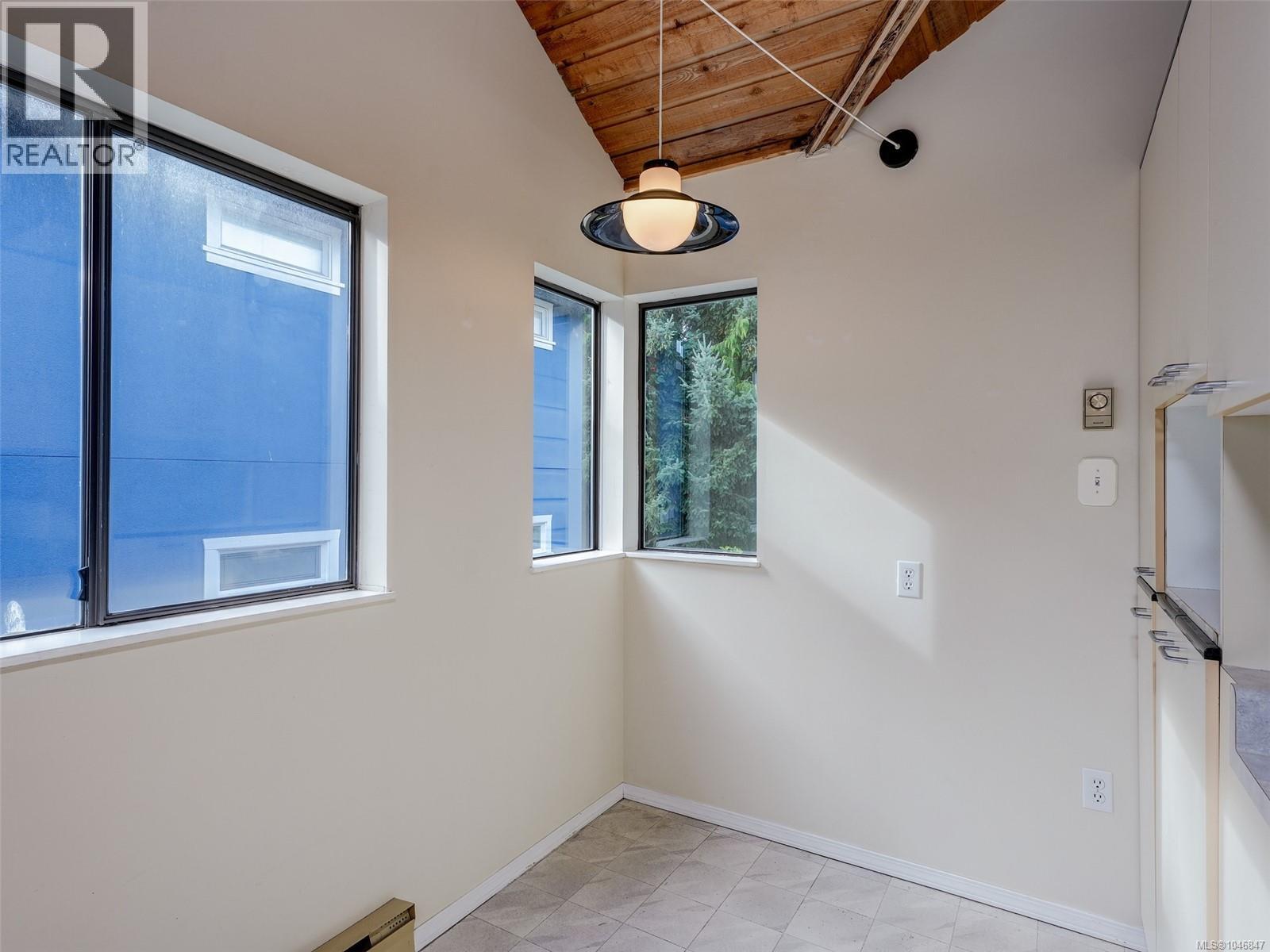 111 Michigan St Property Photo 13