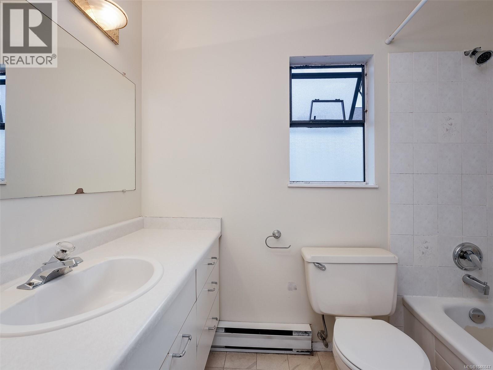 111 Michigan St Property Photo 18