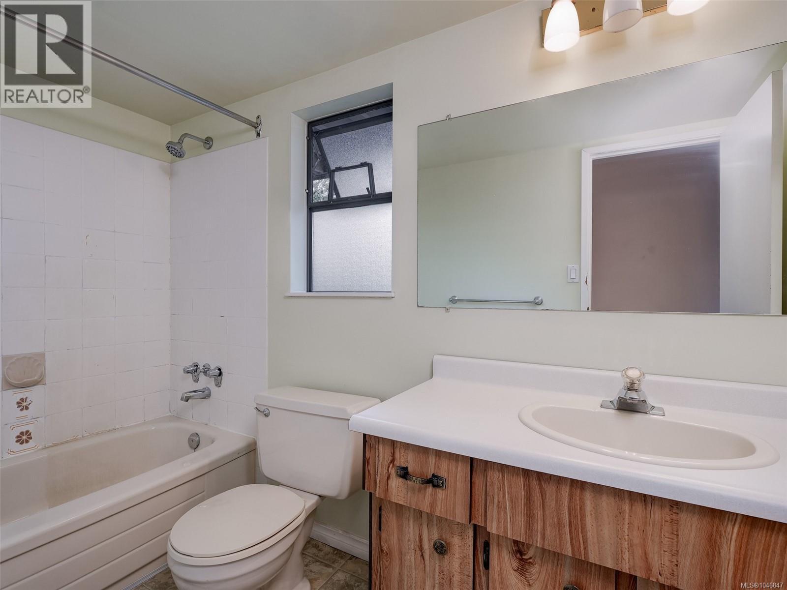 111 Michigan St Property Photo 22