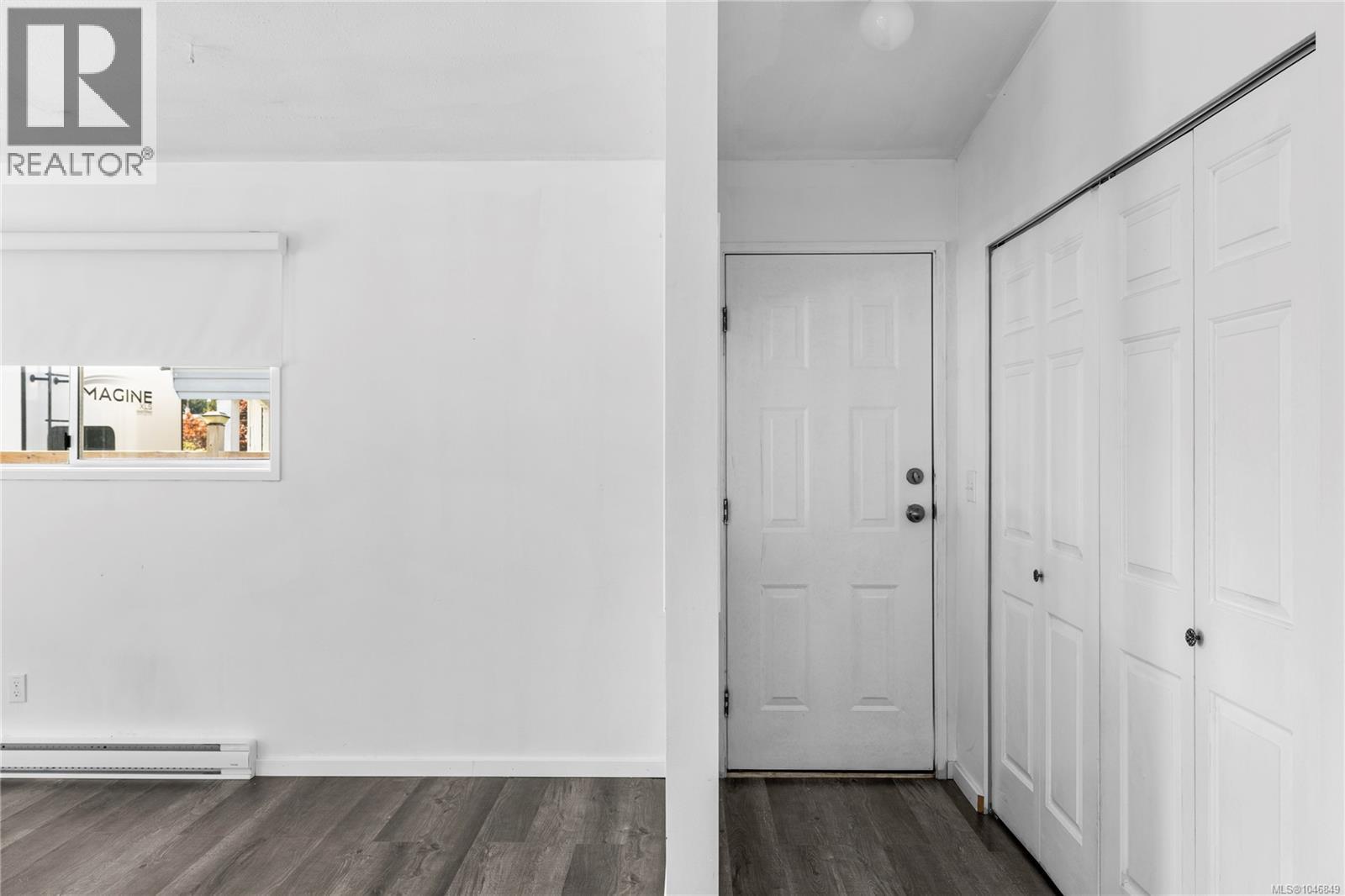 2454 5th St E Property Photo 15