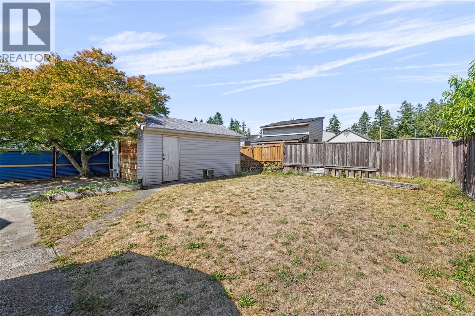 2454 5th St E Property Photo 25