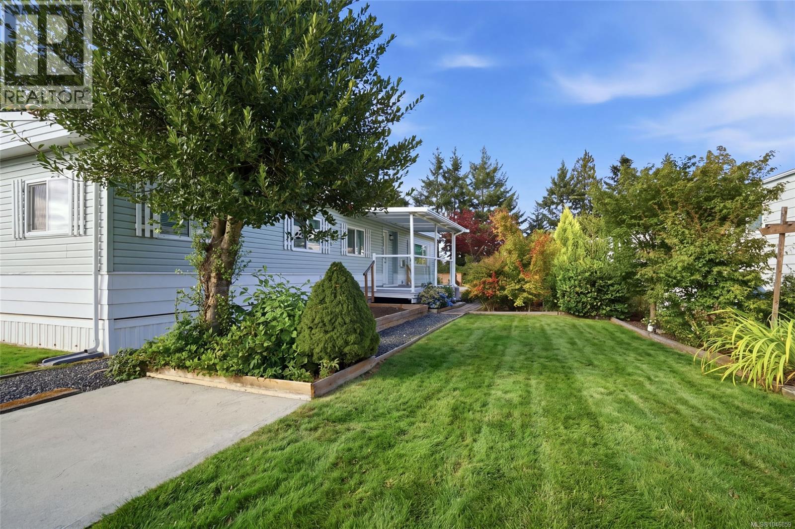 4 6325 Metral Dr Property Photo 10