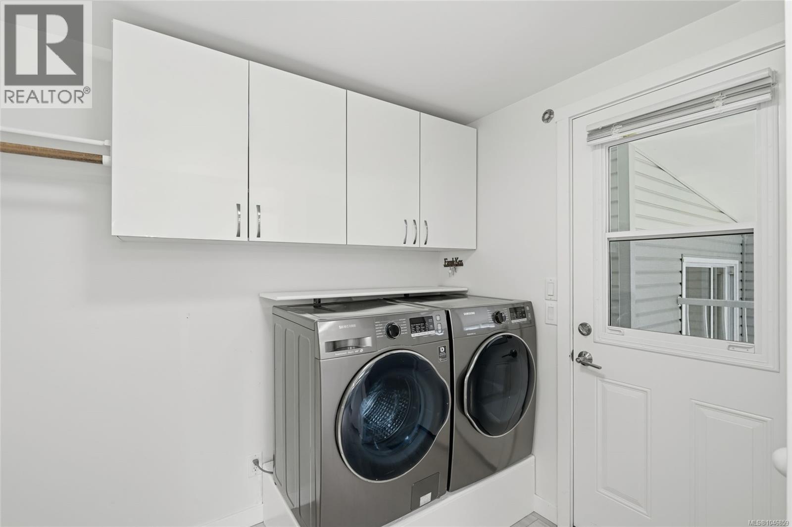 4 6325 Metral Dr Property Photo 23