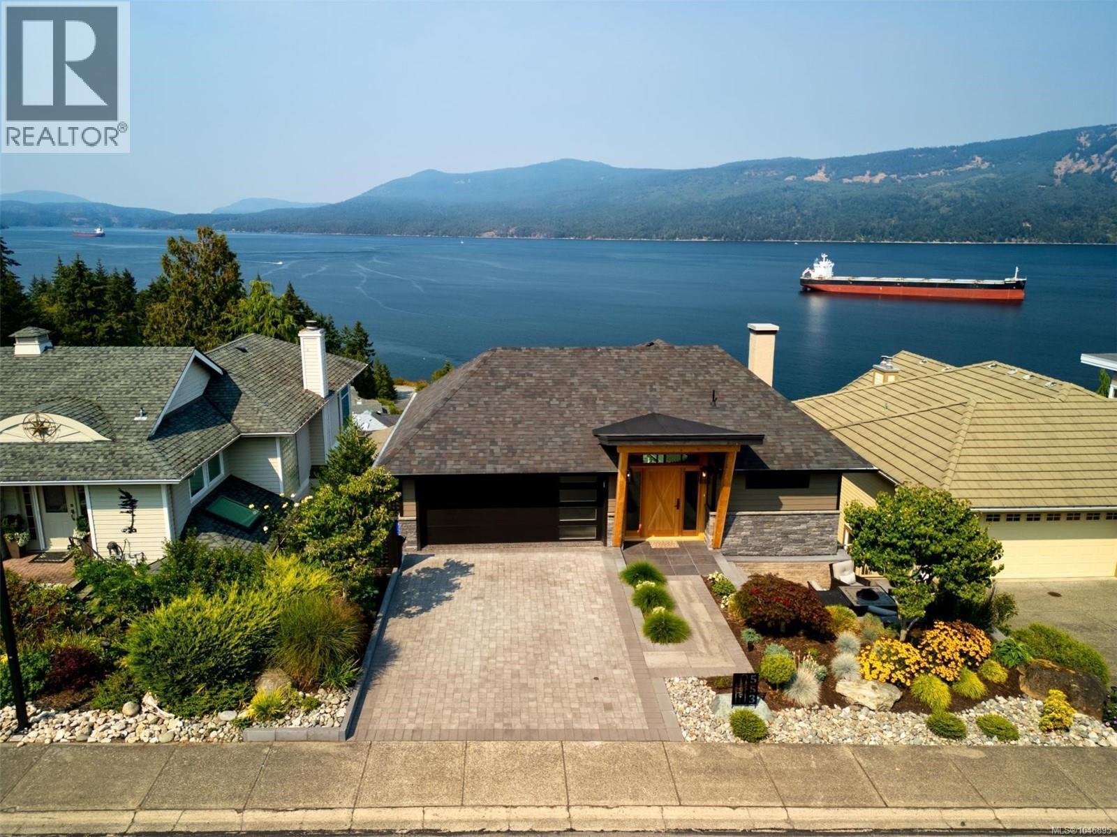 553 Marine View Property Photo 1