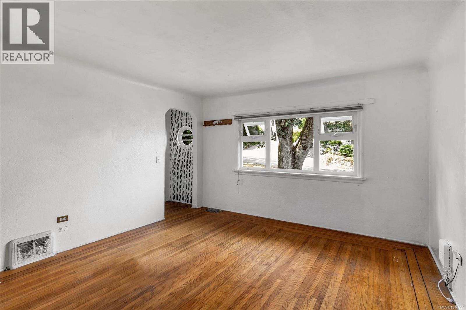 1669 Kisber Ave Property Photo 4