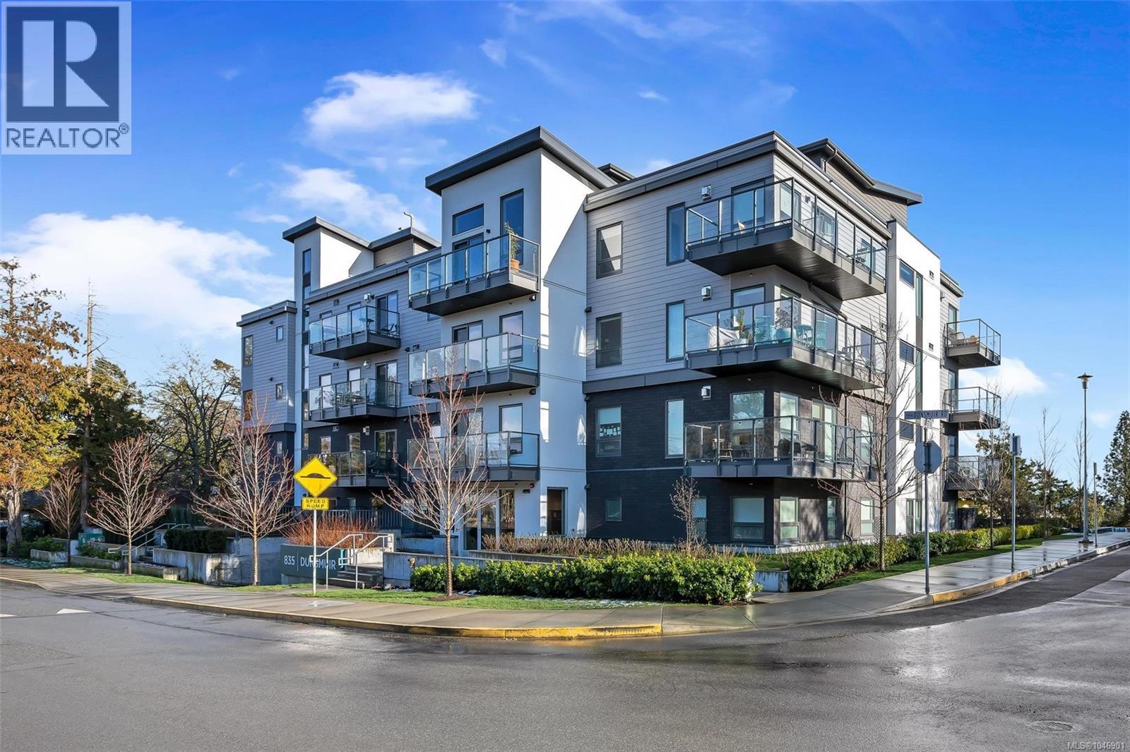302 835 Dunsmuir Rd