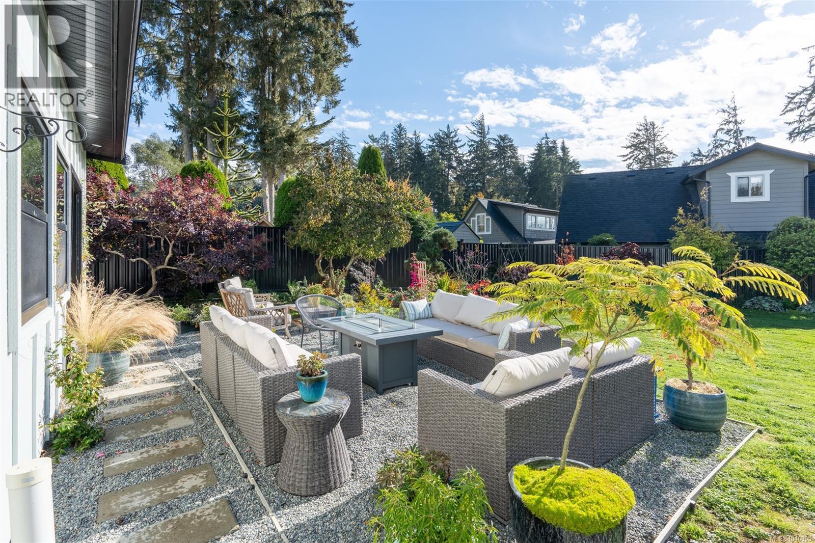 7247 Bethany Pl Property Photo 33