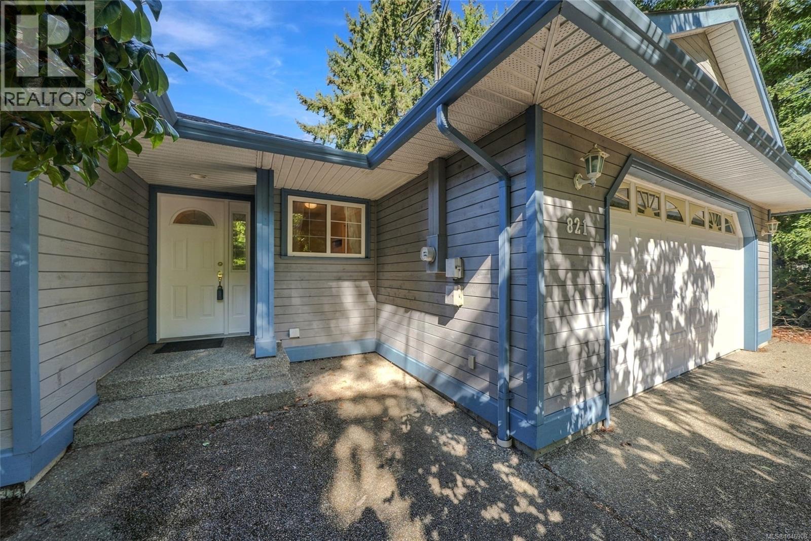 821 Shorewood Dr Property Photo 2