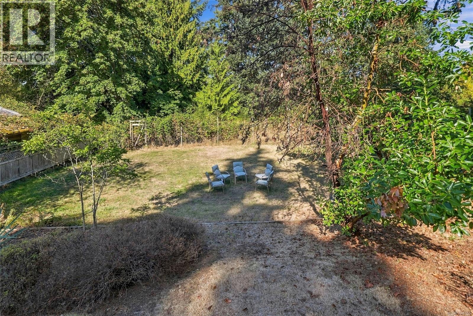 821 Shorewood Dr Property Photo 32