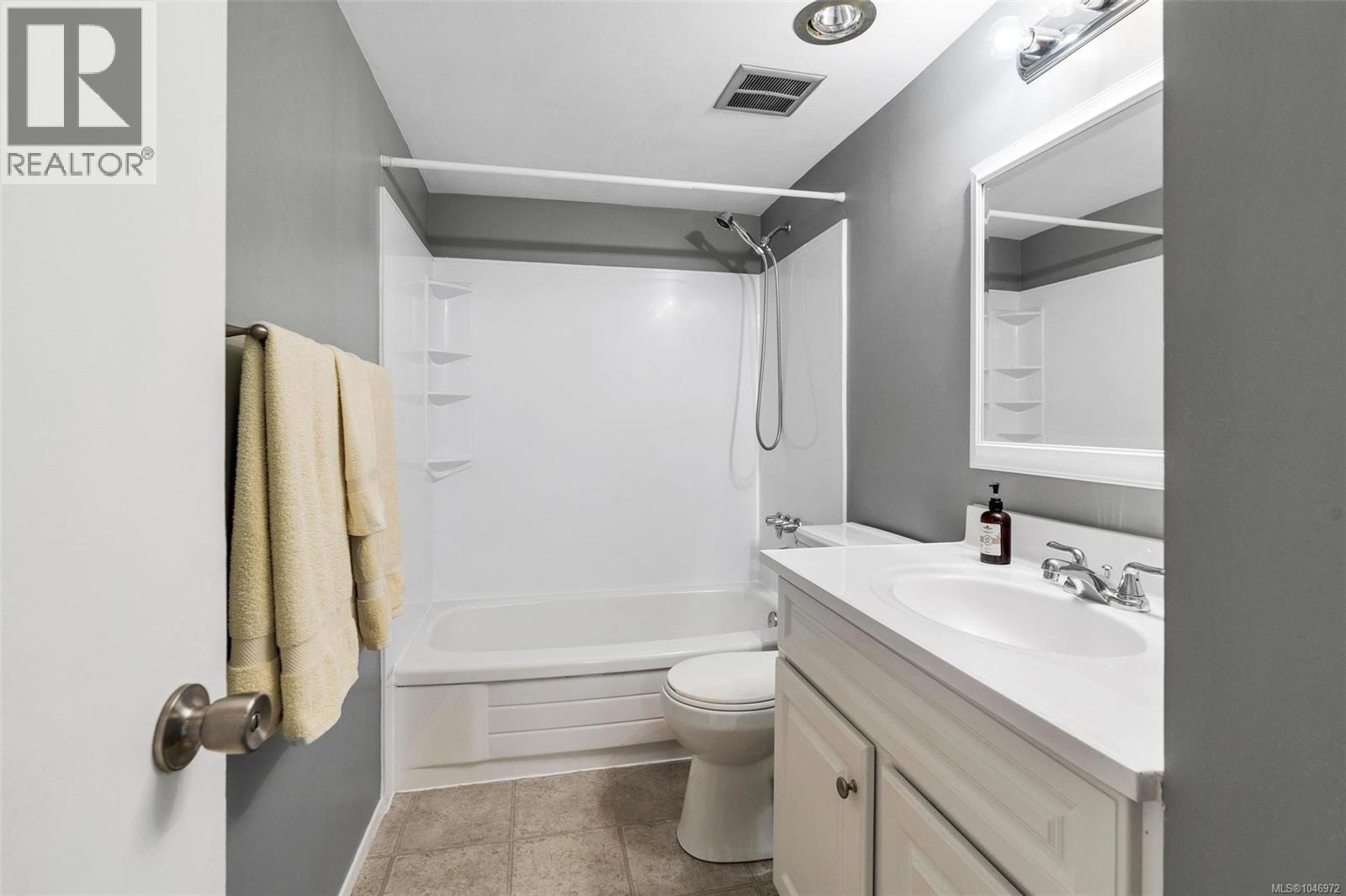 417 909 Pembroke St Property Photo 13