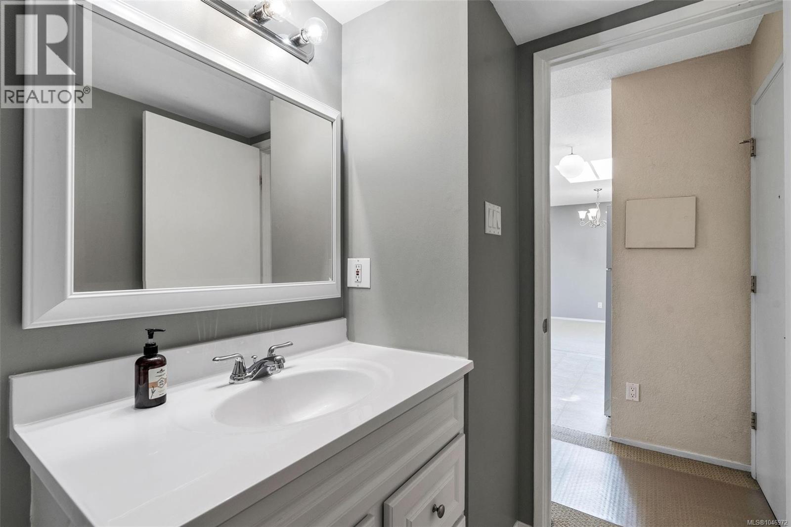 417 909 Pembroke St Property Photo 14