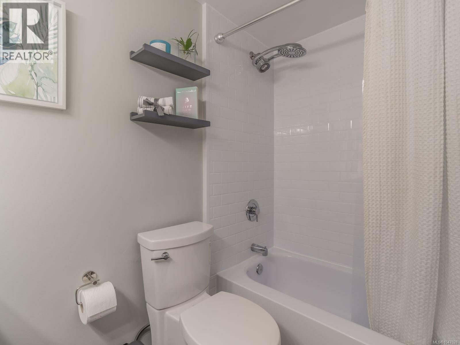 404 3555 Outrigger Rd Property Photo 12