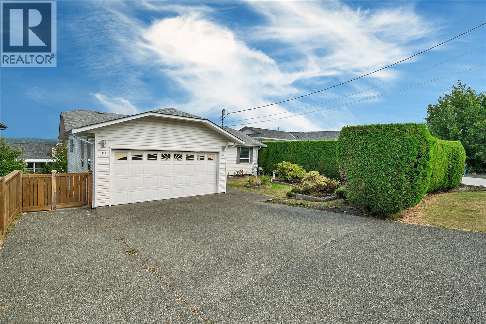 641 ALDER St S Property Photo 1