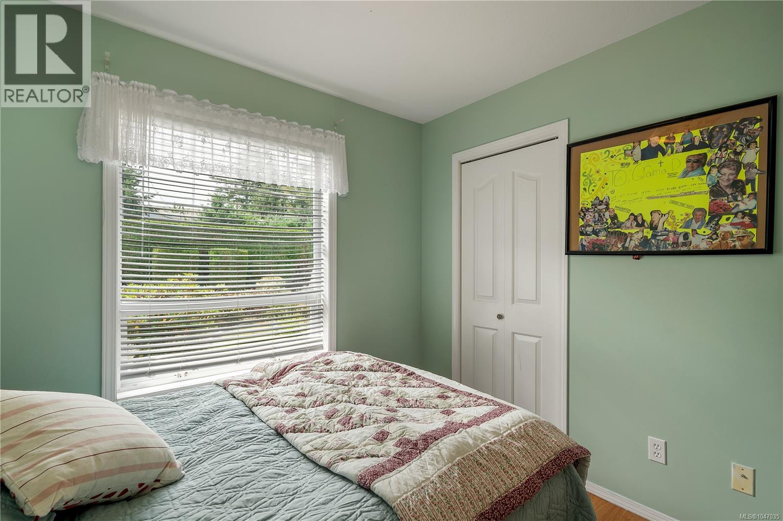 641 Alder St S Property Photo 19