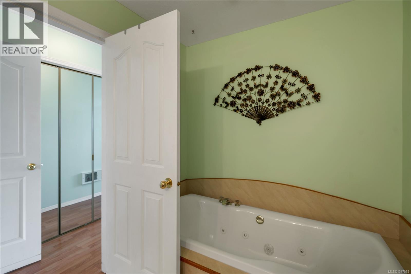 641 Alder St S Property Photo 24
