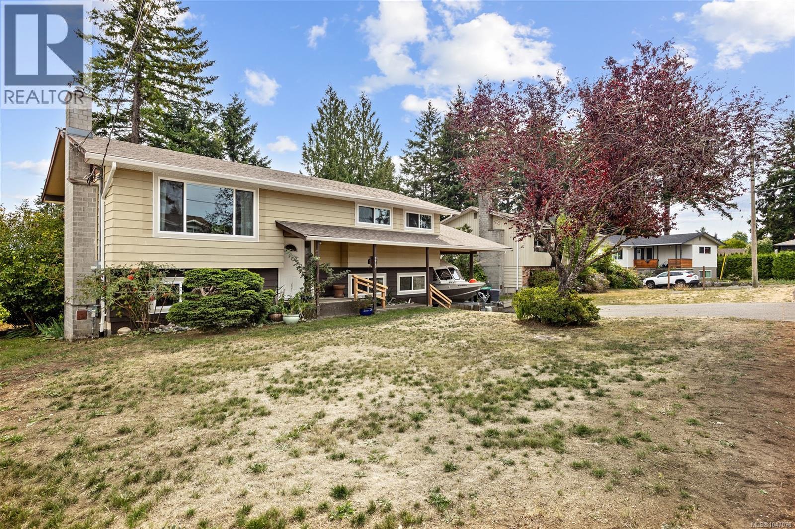 1925 Cougar Cres Property Photo 42