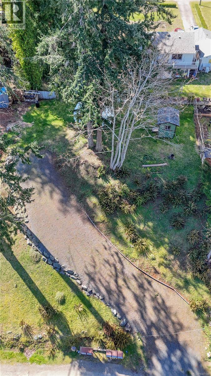 4060 Island Hwy S Property Photo 4