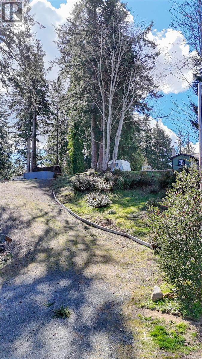 4060 Island Hwy S Property Photo 5