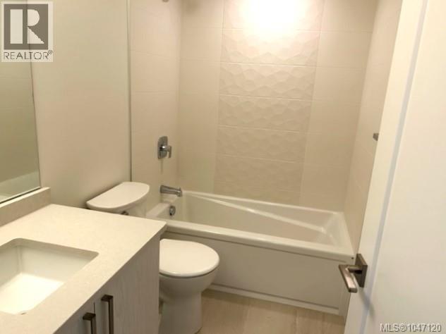 502 147 Haliburton St Property Photo 4