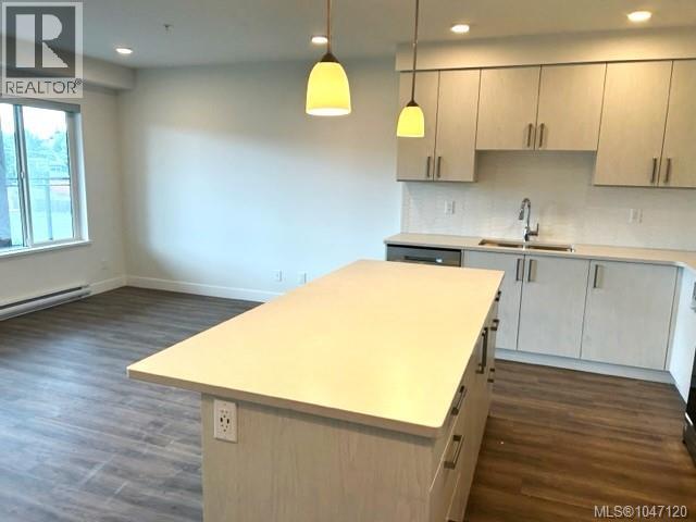 502 147 Haliburton St Property Photo 9