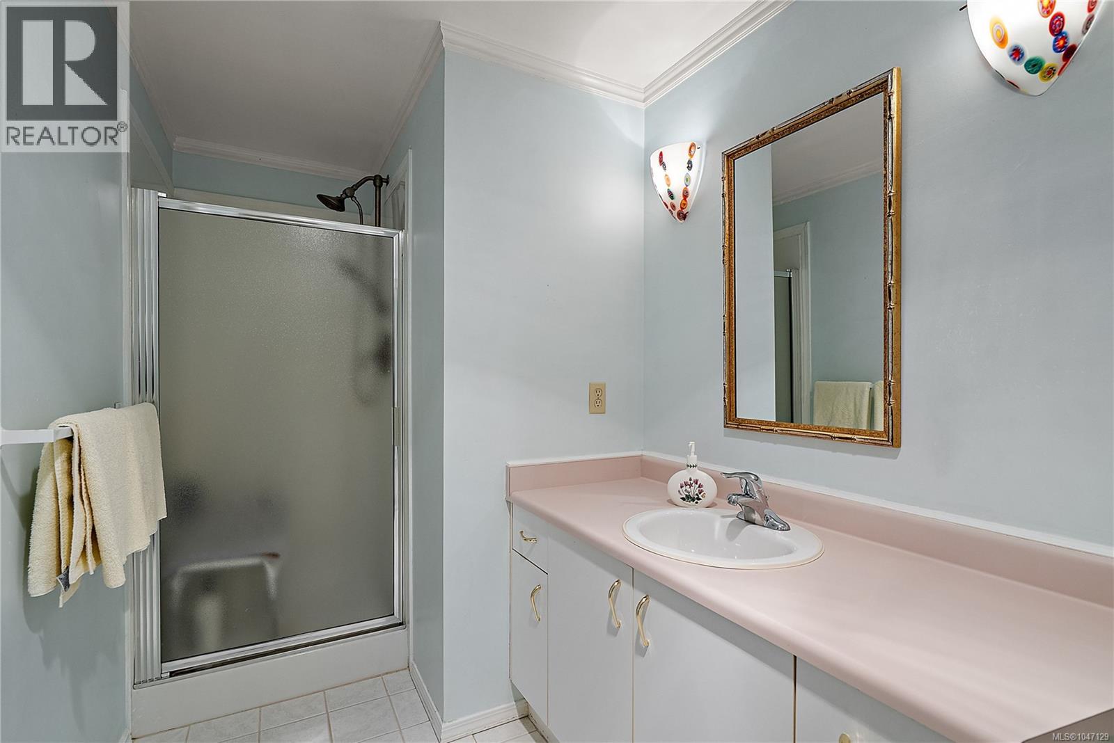 5 909 Admirals Rd Property Photo 22