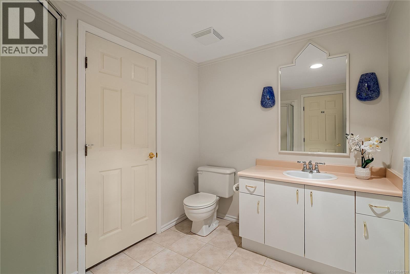 5 909 Admirals Rd Property Photo 23
