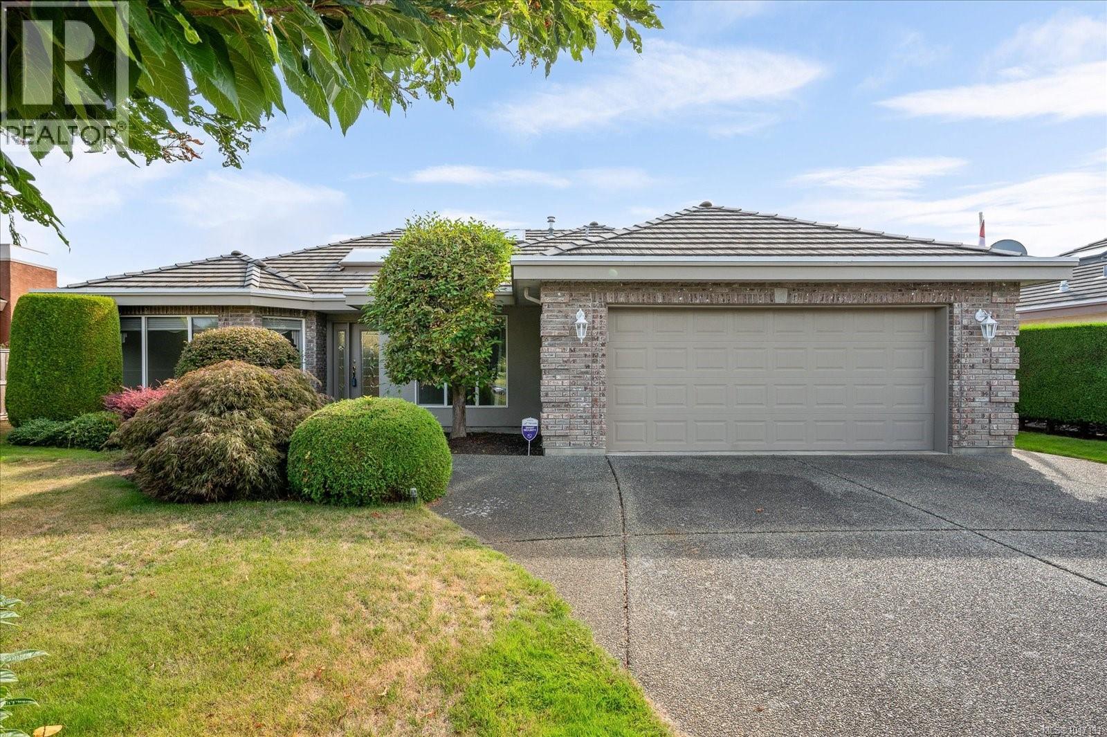 801 Devon Pl Property Photo 1