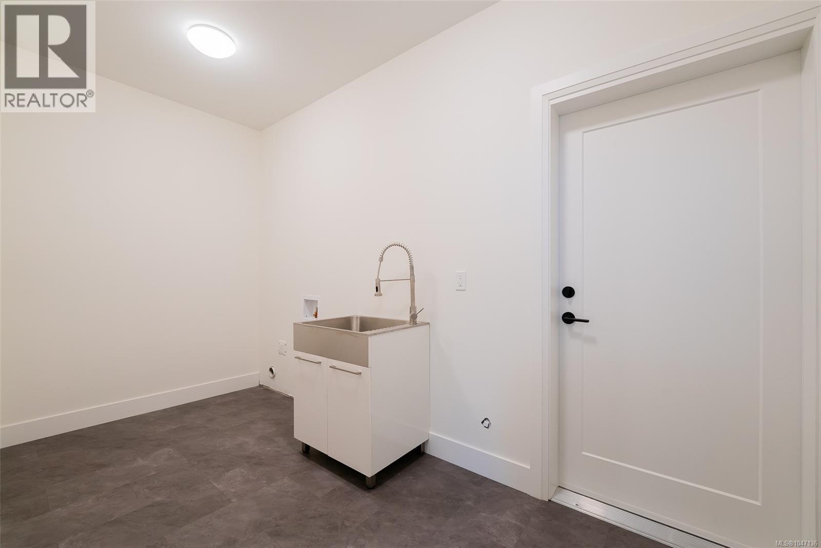111 Raven Way Property Photo 8
