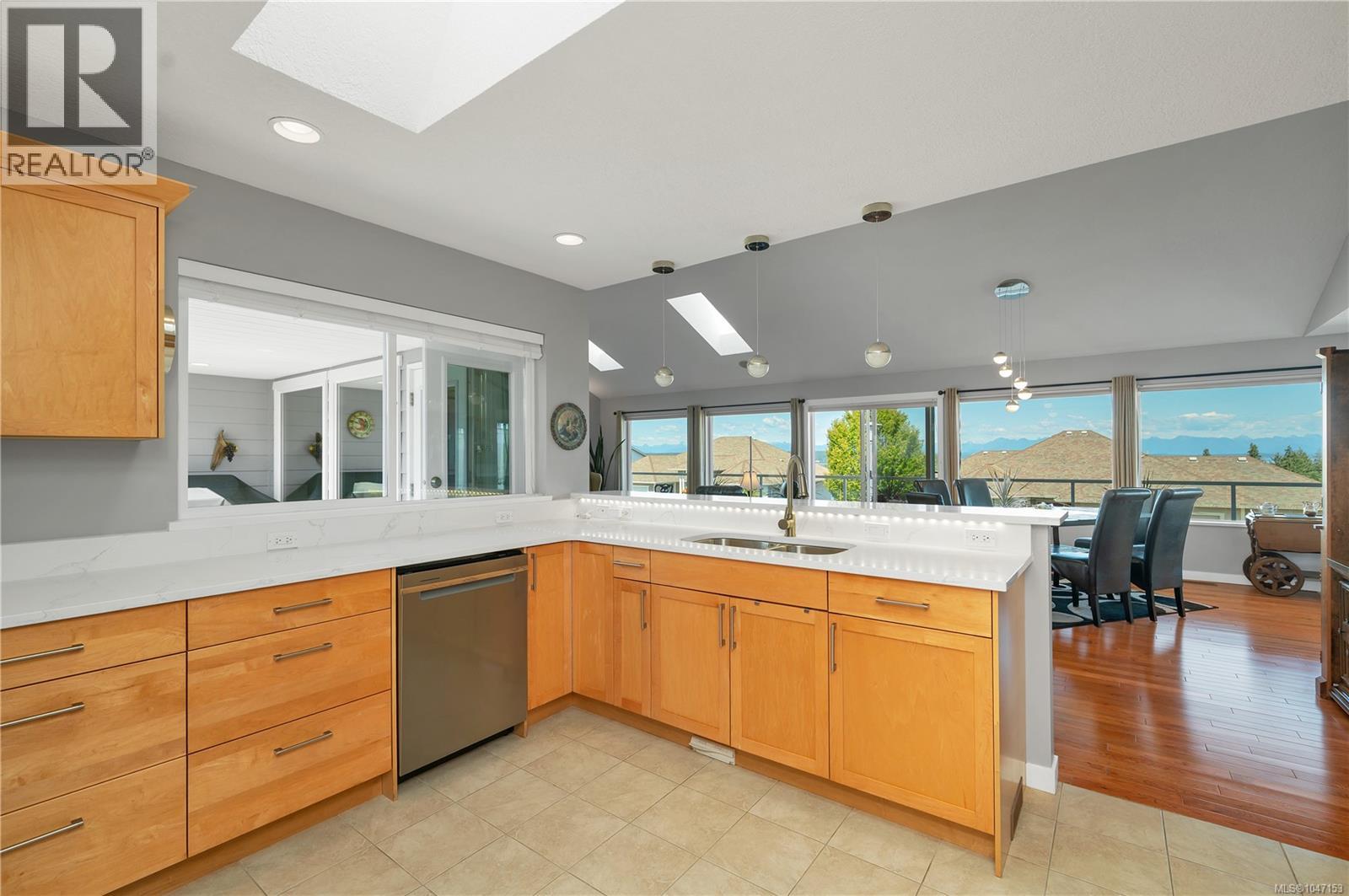 2962 Pacific View Terr Property Photo 18
