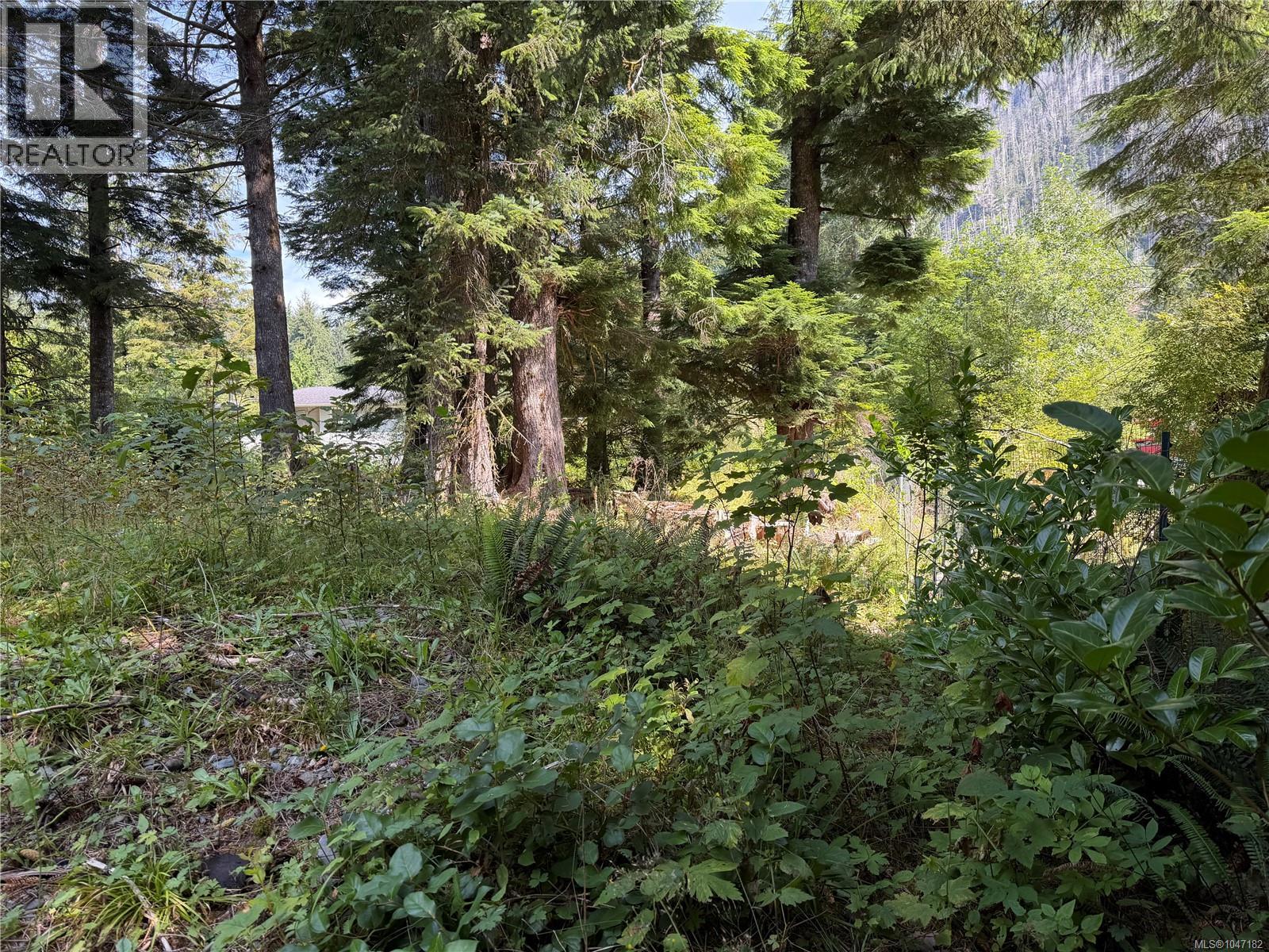 609 Keno Cres Property Photo 14