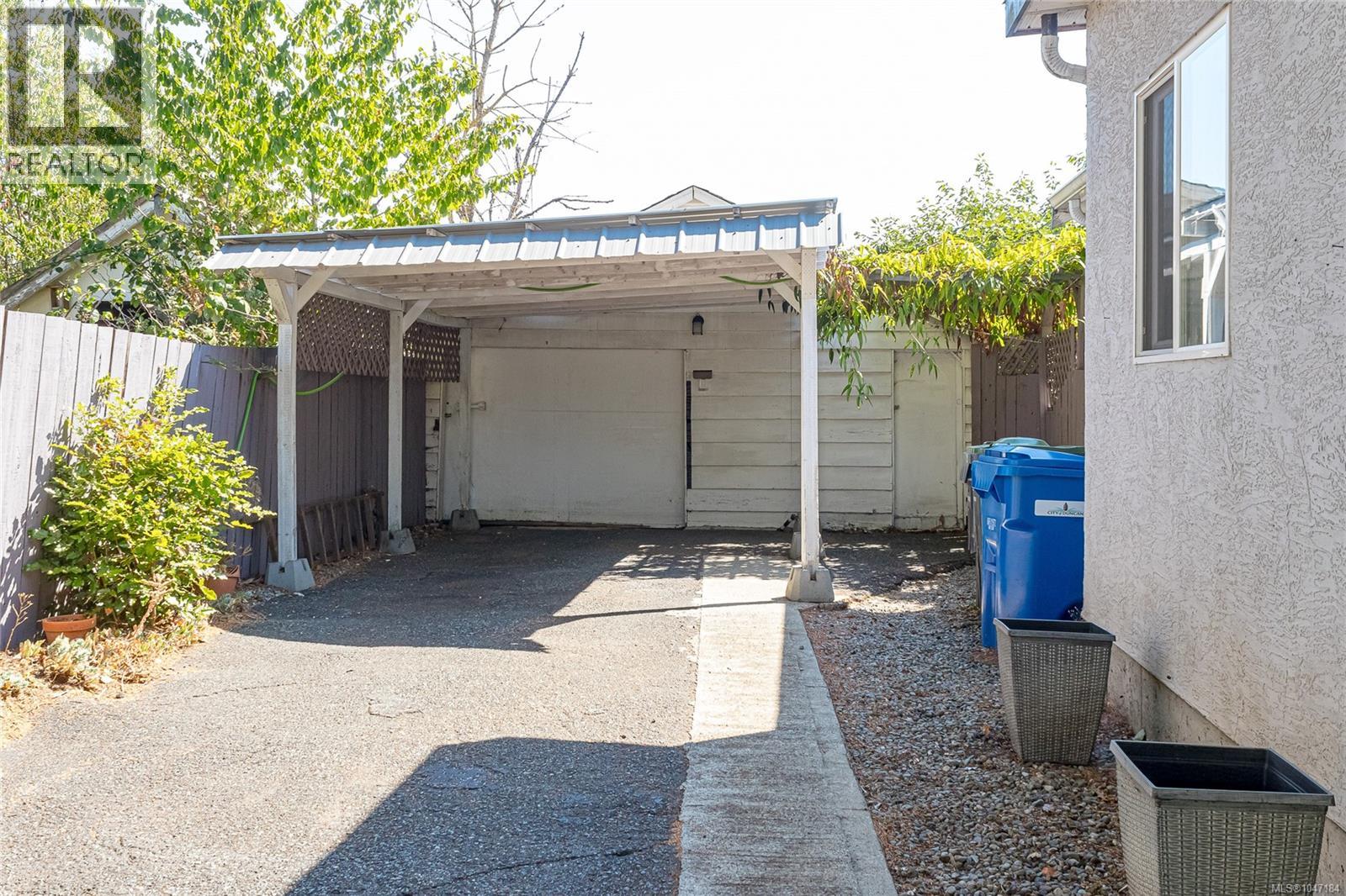 920 Mcdonald St Property Photo 6