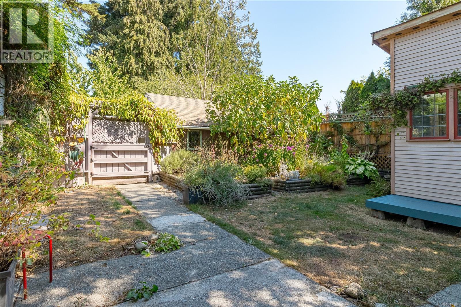 920 Mcdonald St Property Photo 42