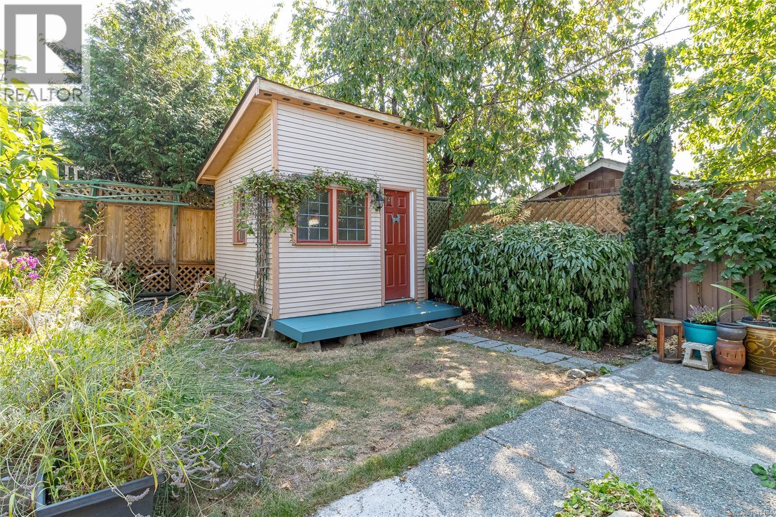 920 Mcdonald St Property Photo 43
