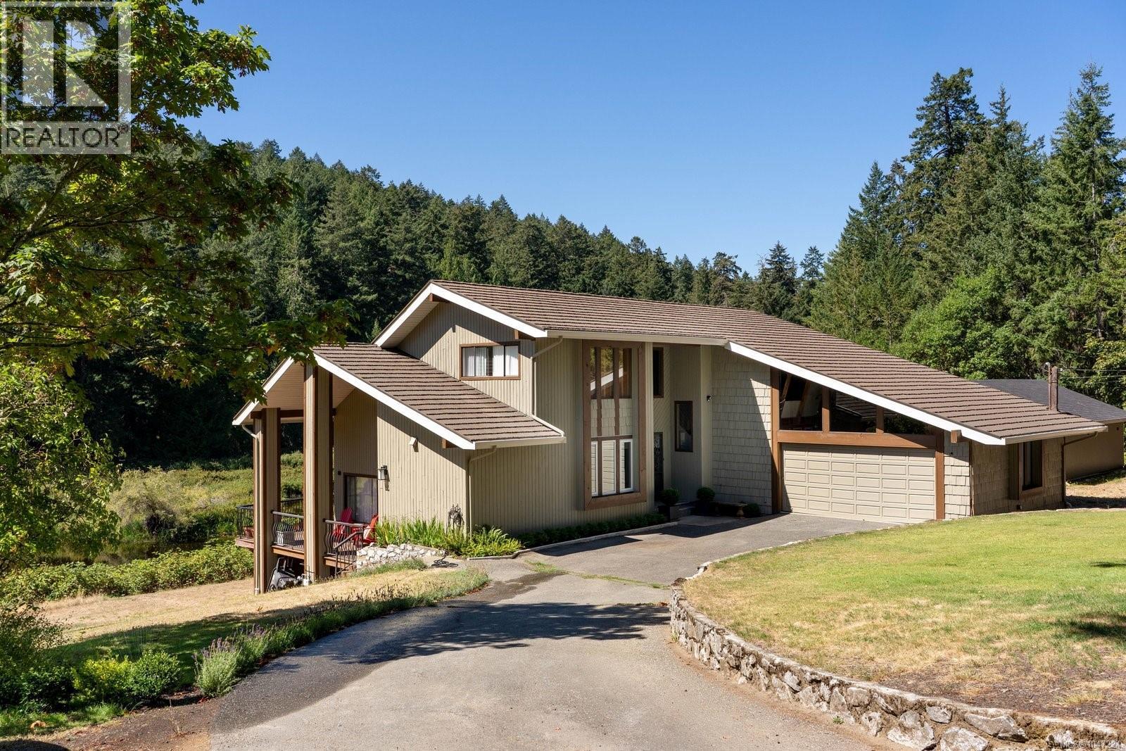 5320 Old West Saanich Rd