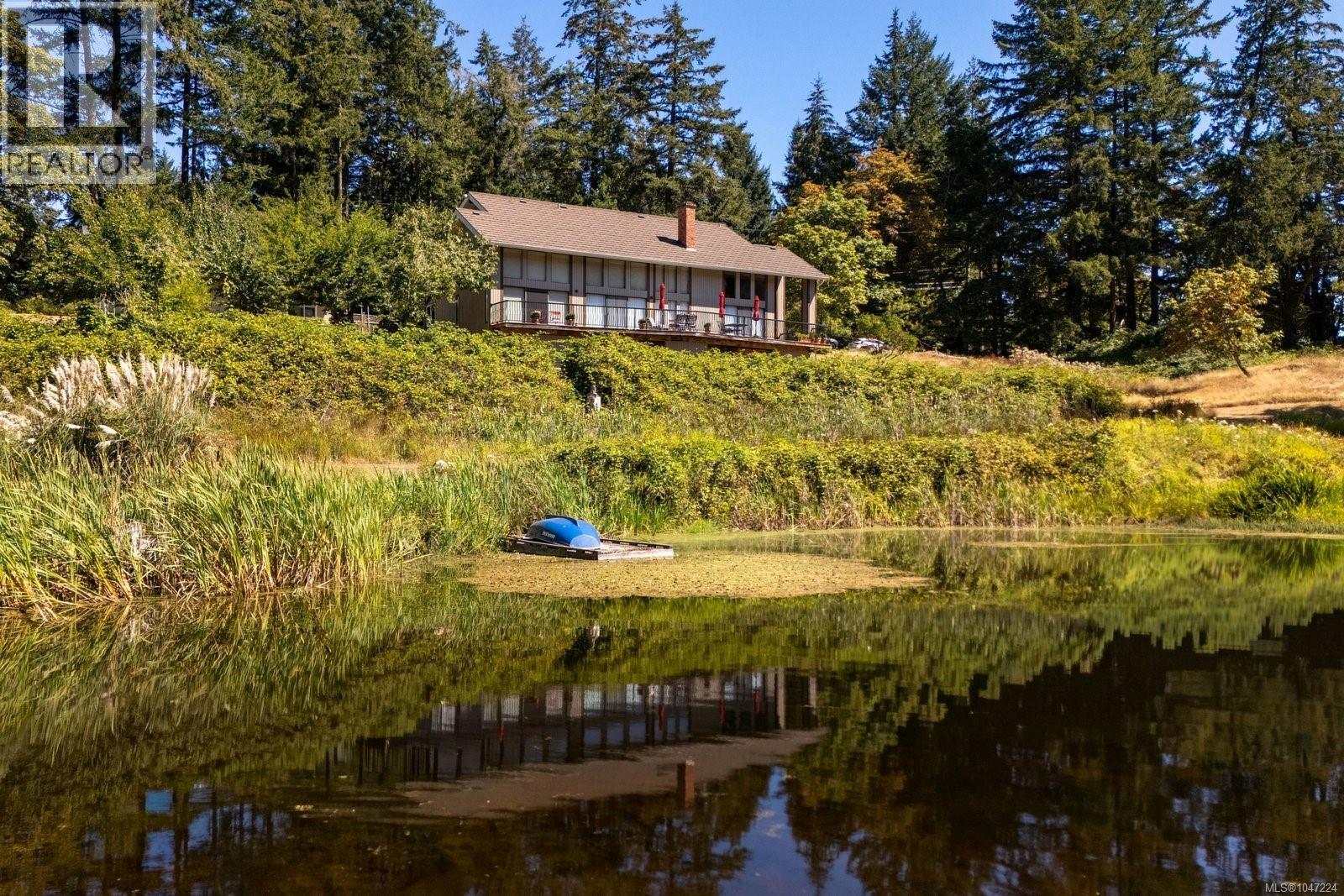 5320 Old West Saanich Rd