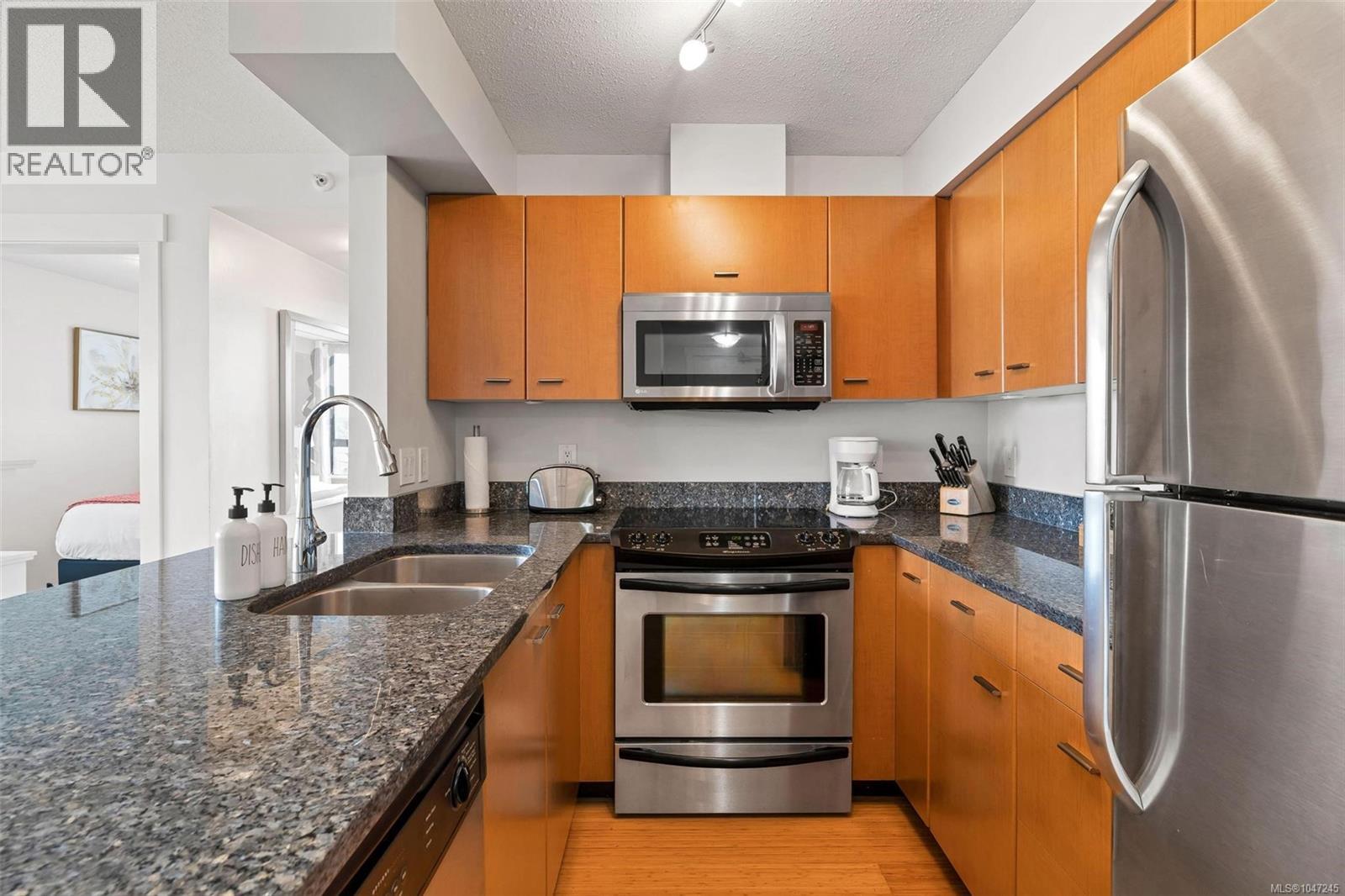 1502 751 Fairfield Rd Property Photo 10